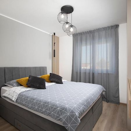 Meraviglia Residence พูลา ภายนอก รูปภาพ